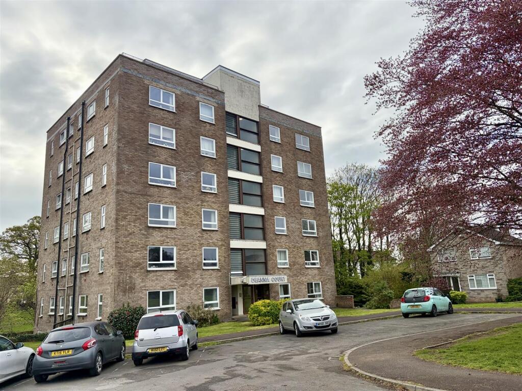 Main image of property: Cleeve Lodge Close, Bristol