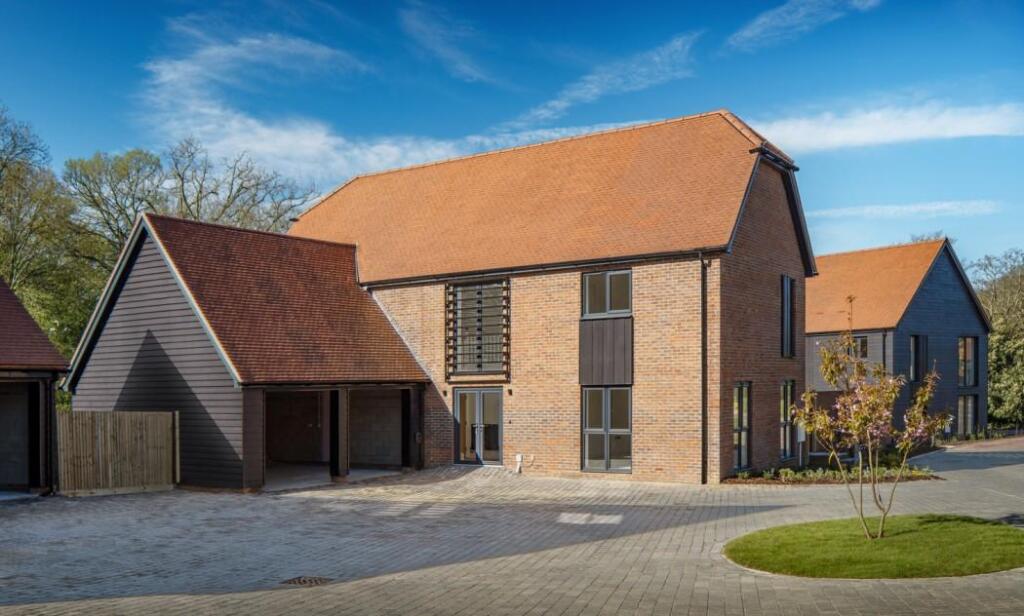 Main image of property: Highgate Hill,
Hawkhurst,
TN18 4LS