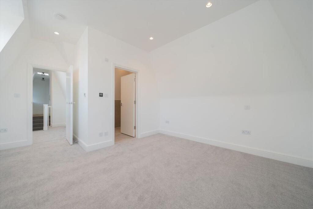 4 bedroom flat for rent