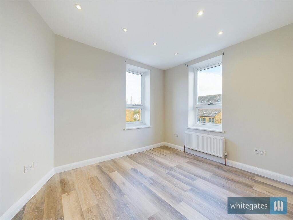 Apartment in Bradford - More