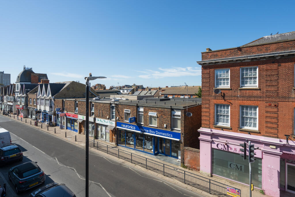 Apartment in Canterbury - View 3