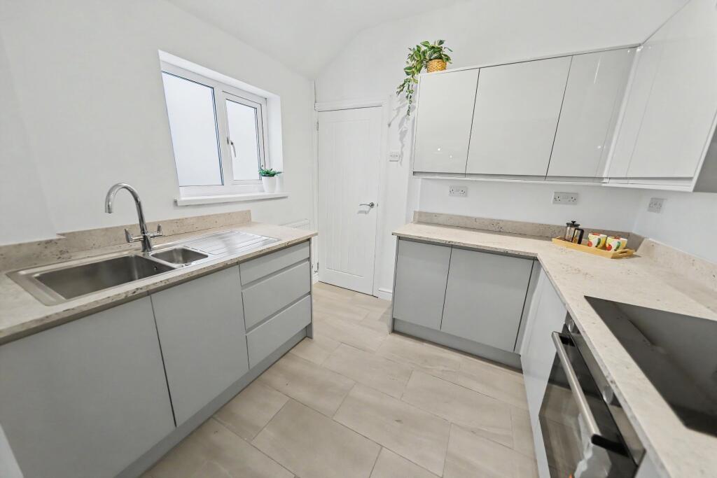 Broncynon Terrace, Aberdare photo 3