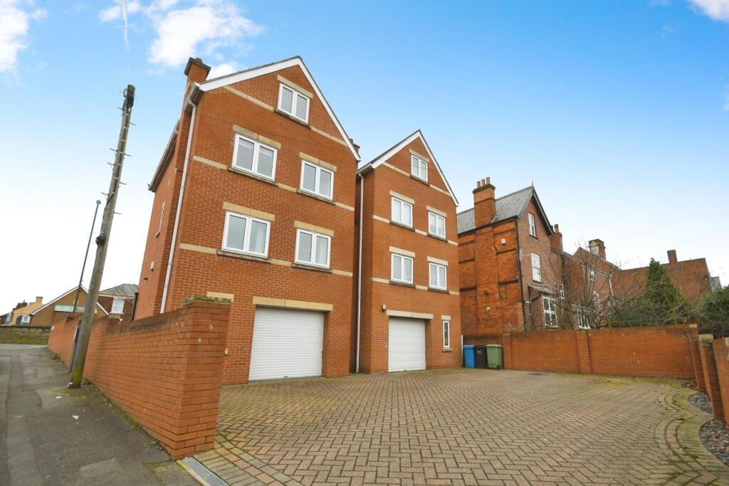 Main image of property: Newbold Road, Chesterfield, S41 7PU