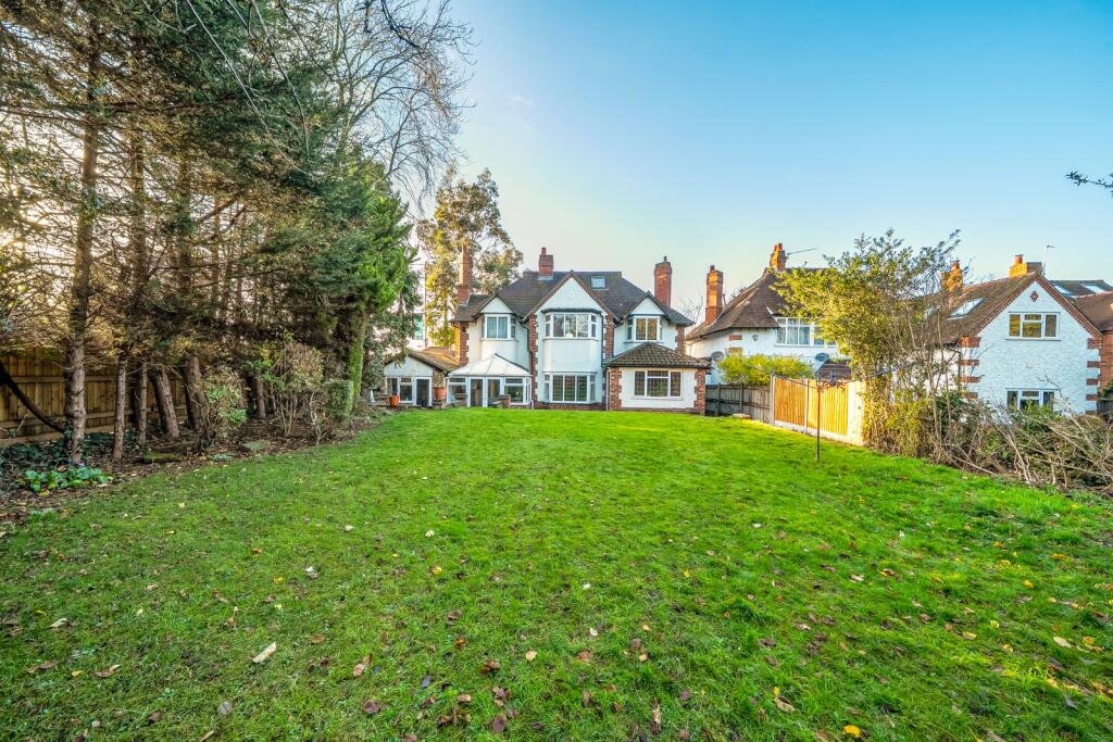 Main image of property: The Crescent, Solihull, West Midlands, B91