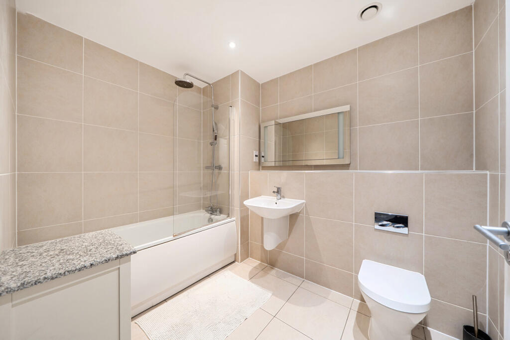 House in London, Cordwell Estate, Hither Green - More