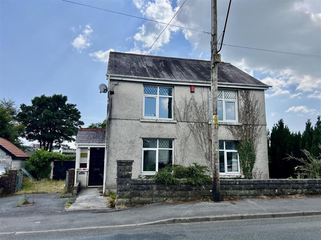 Main image of property: Heol Y Parc, Cefneithin, Llanelli