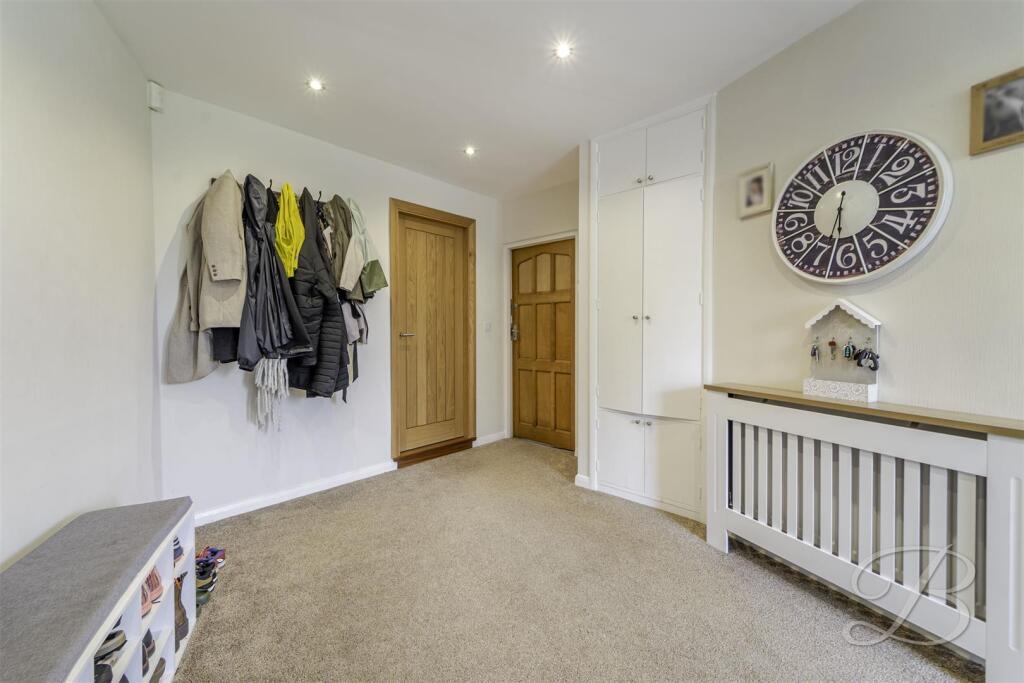 House in Mansfield, Nottinghamshire - View 5