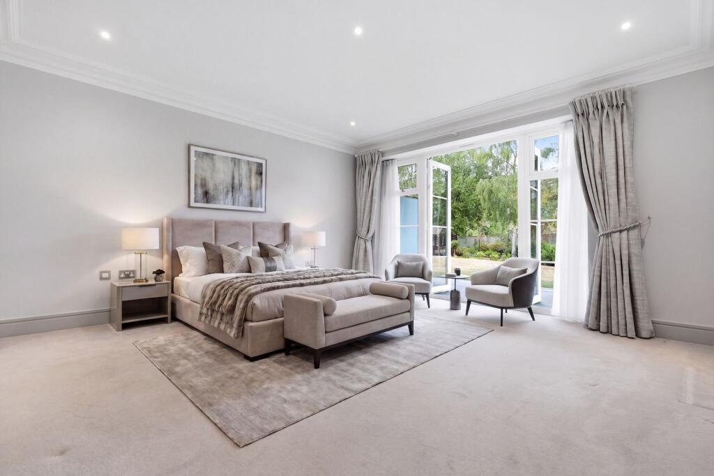 Apartment in Slough - View 5