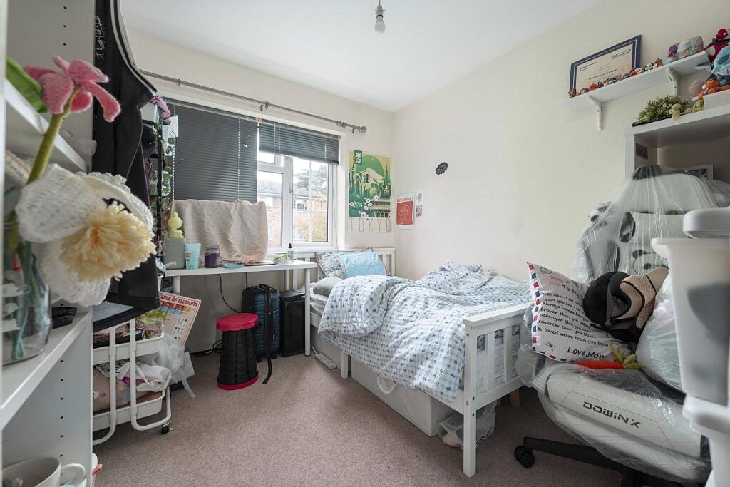 Apartment in Sutton - View 4