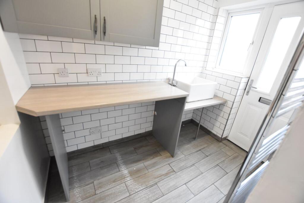 146 High Street, Bentley, Doncaster, DN5 0AT photo 5