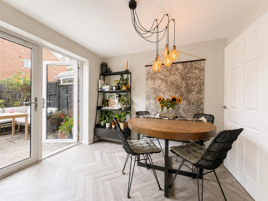House in Redhill - View 5