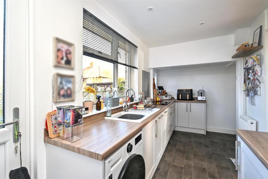 Beechy Gardens, Eastbourne - View 4