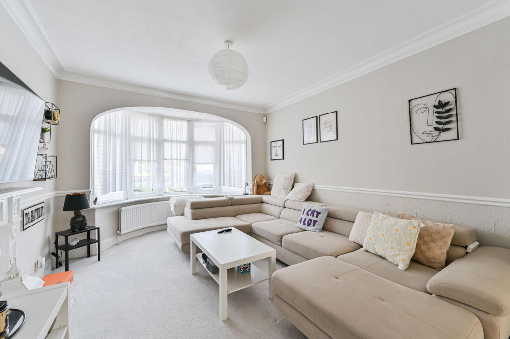 House in London - View 2