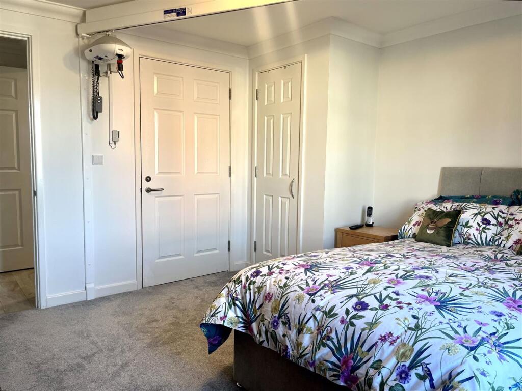 Apartment in Bristol, Port Marine - View 4