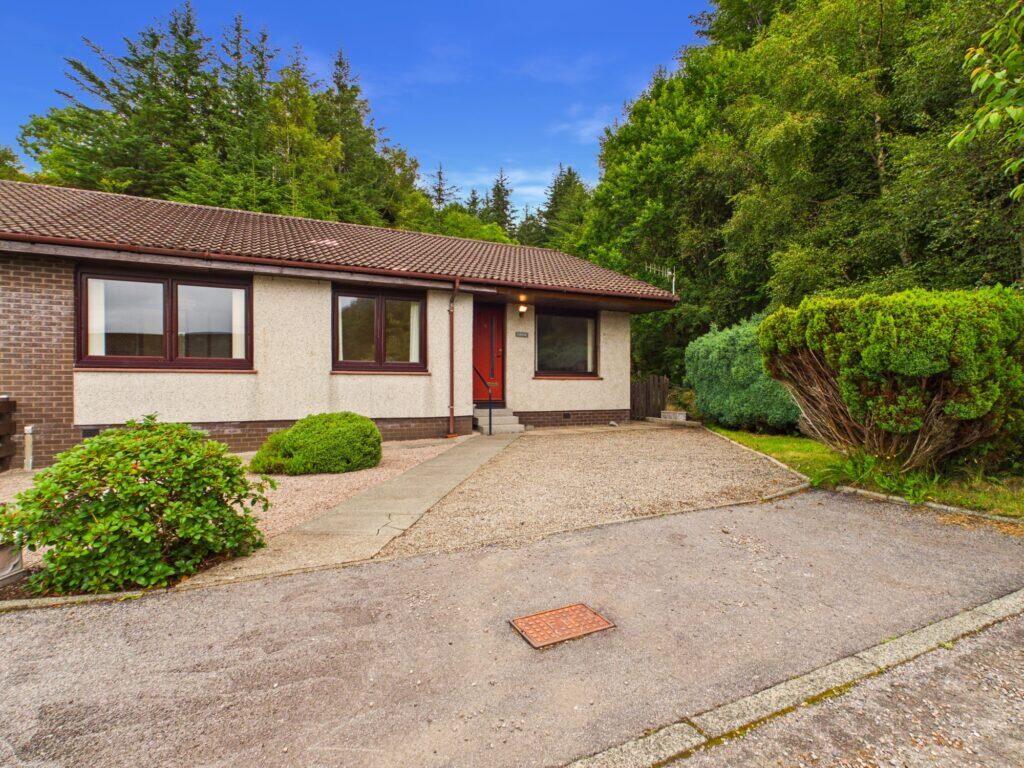 Main image of property: 11 Lawe Road, Oban, Argyll