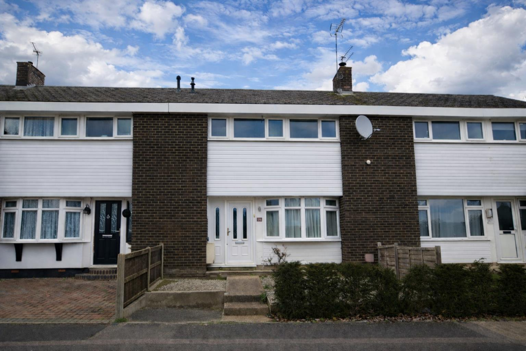 Main image of property: Lark Rise, Hatfield