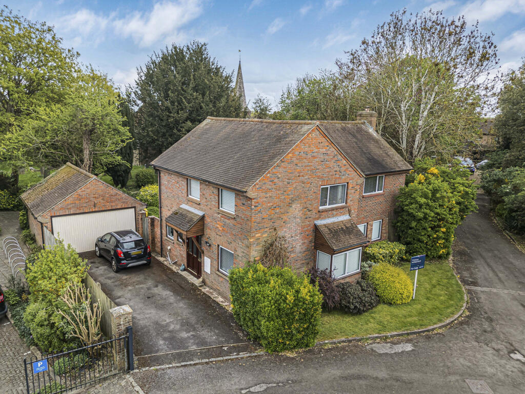 Main image of property: Roman Place, Didcot, OX11