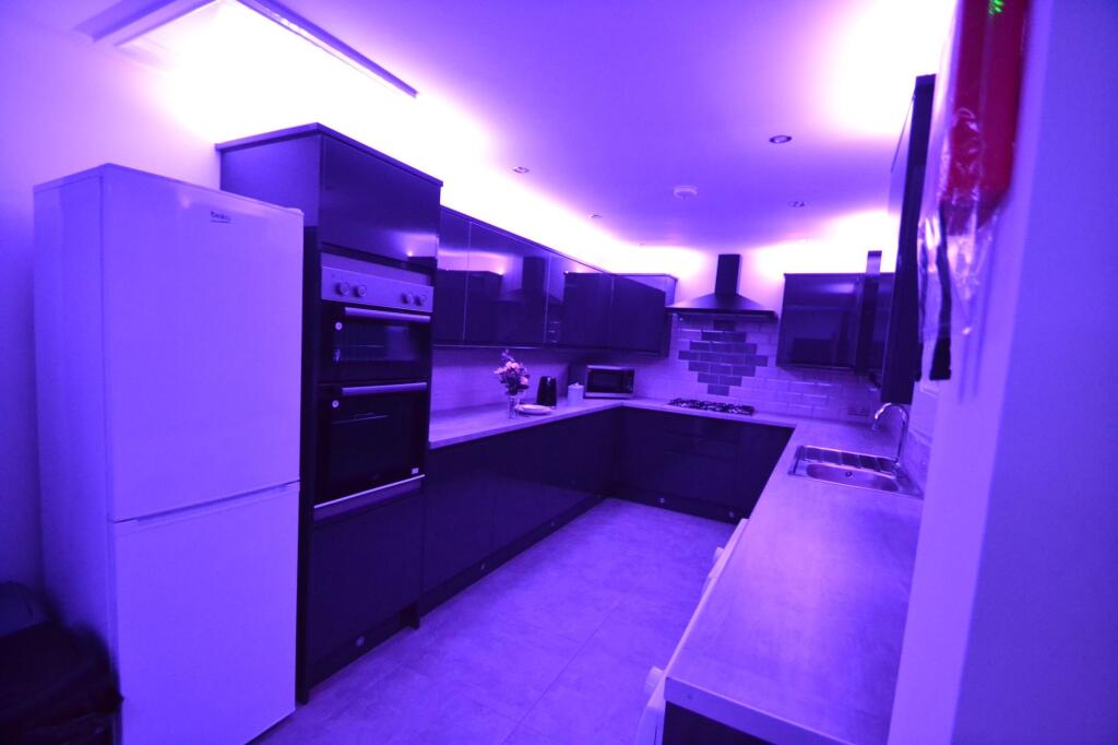1 bedroom house share for rent