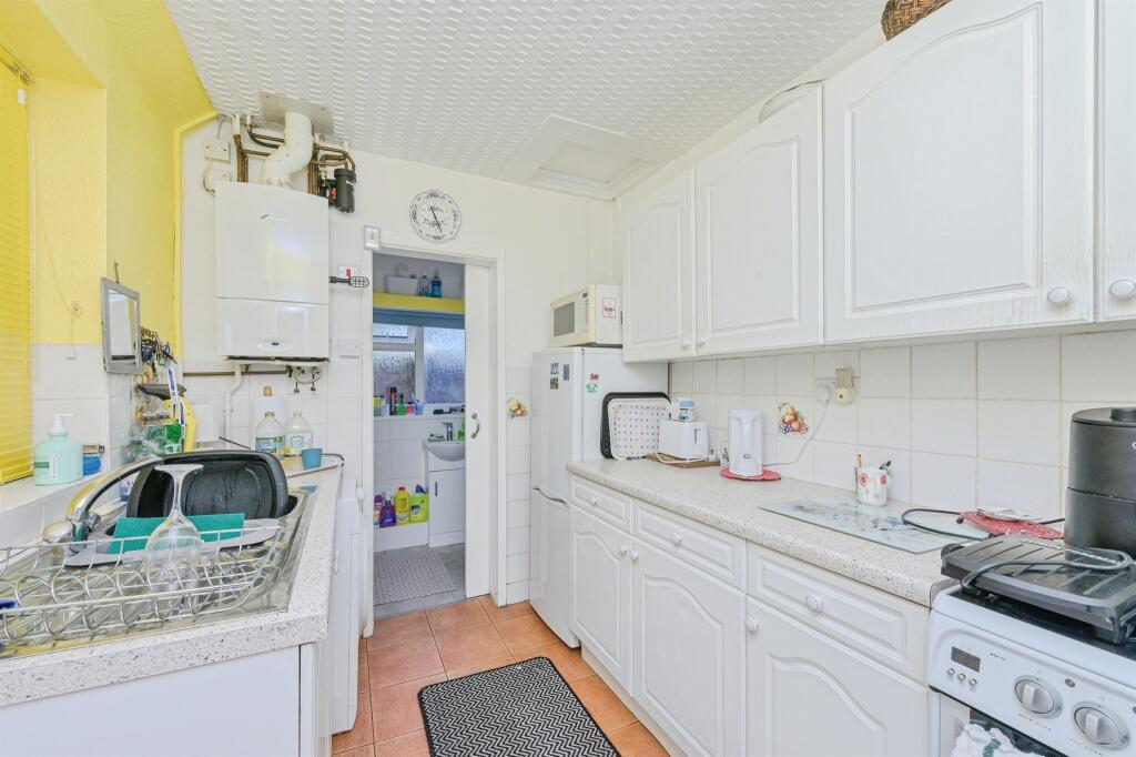 Heath Street, Tamworth - More