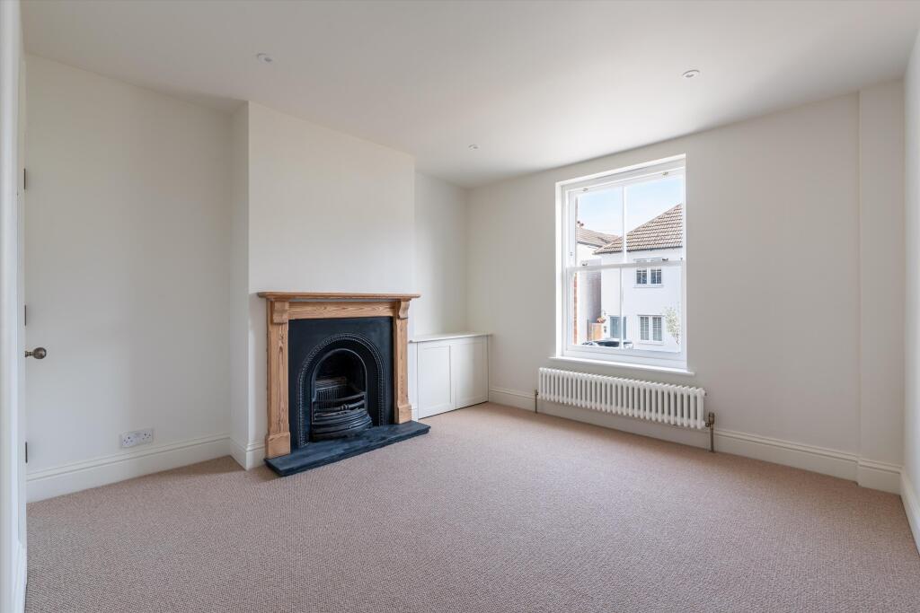 House in Guildford, Charlotteville - View 4