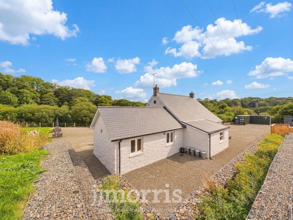Llanycefn, Clynderwen, SA66 - More