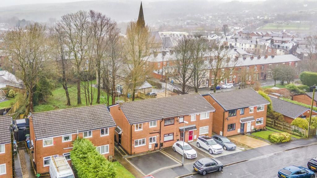 Main image of property: Vine Close, Shaw, Oldham, Greater Manchester, OL2