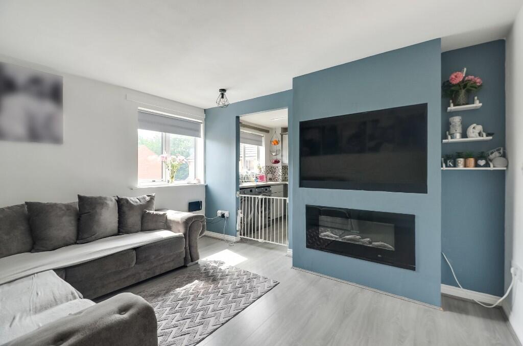 Apartment in Broxbourne, Hertfordshire - View 5