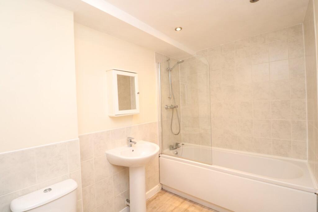 Apartment in Leeds, West Yorkshire - More
