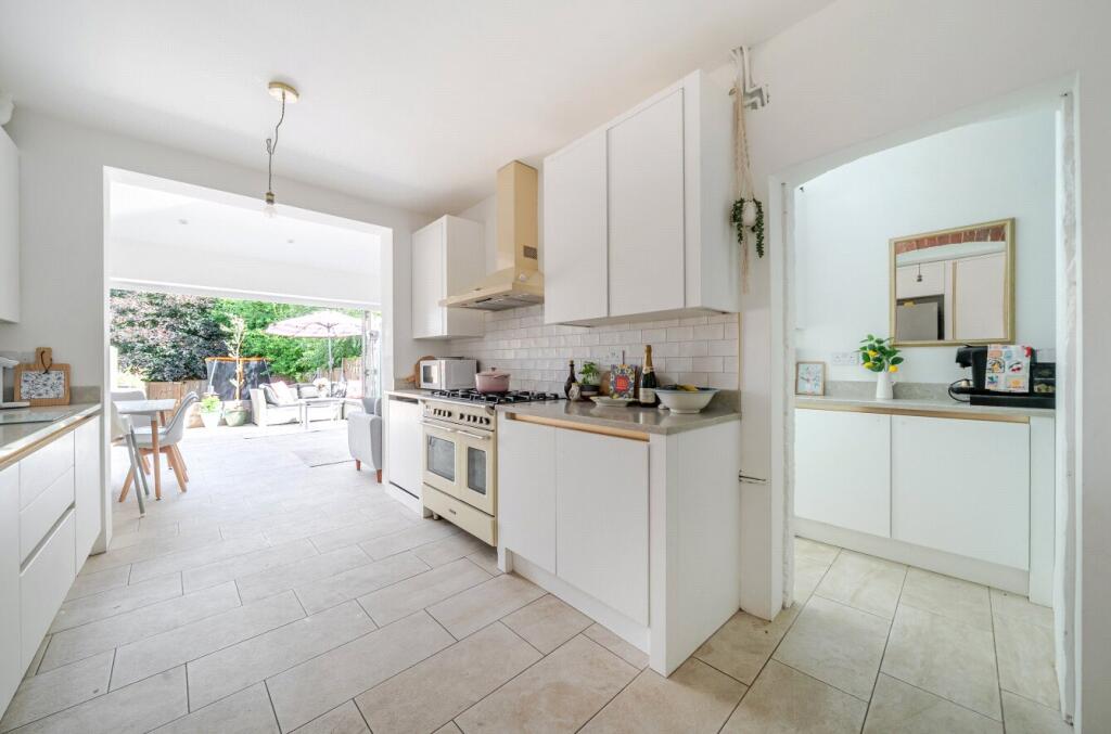 New Road, Chilworth, Guildford, Surrey, GU4 photo 2