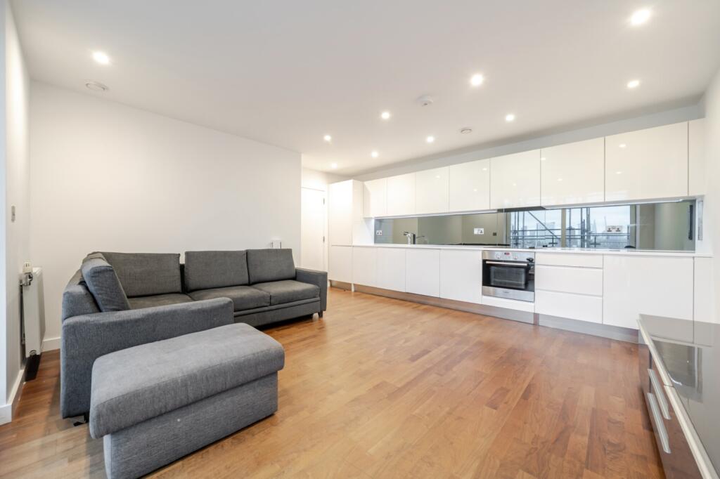 Apartment in London, Royal Borough of Greenwich - More