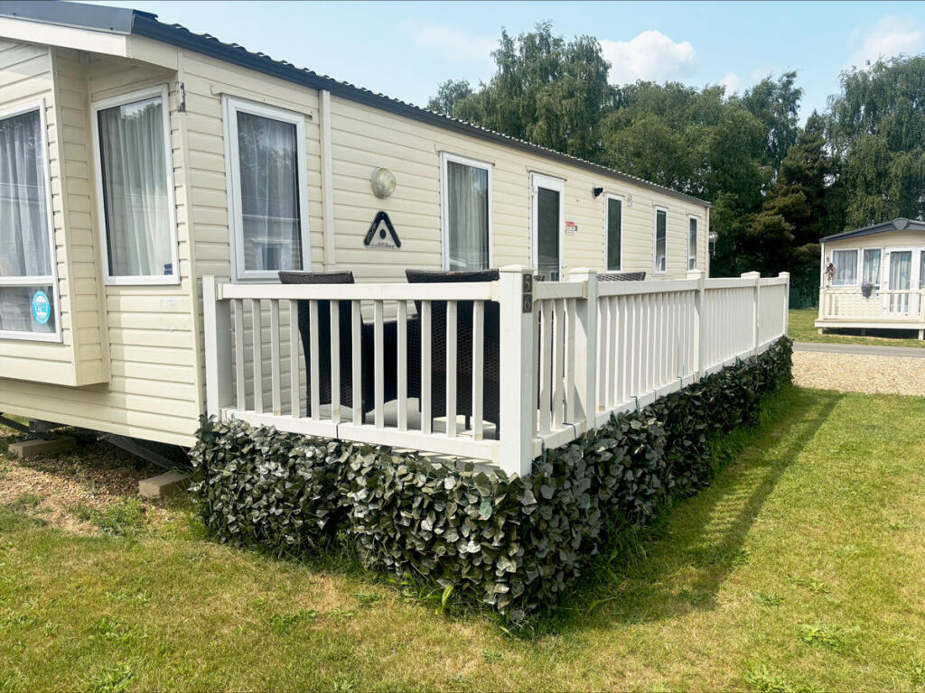 Three bed Atlas Everglade, Caldecott Hall Country Park, Beccles Road, Fritton, Norfolk, NR31 9EY photo 4