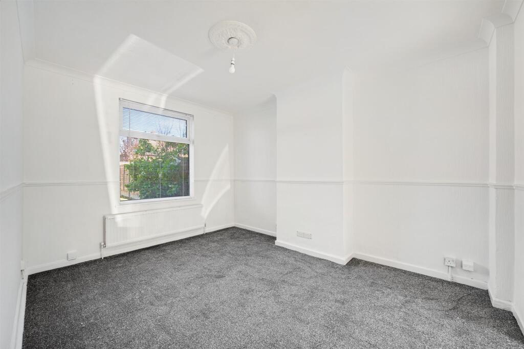 House in Bromley - More