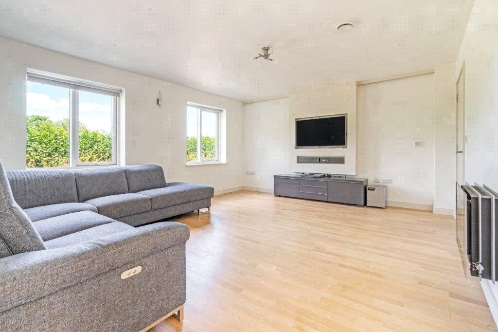 House in Tonbridge - More