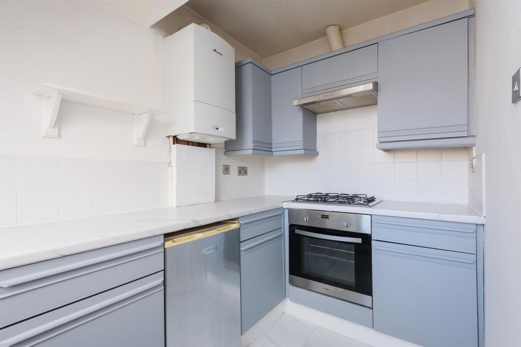 Apartment in Sheffield, Steel Bank, Crookes - More