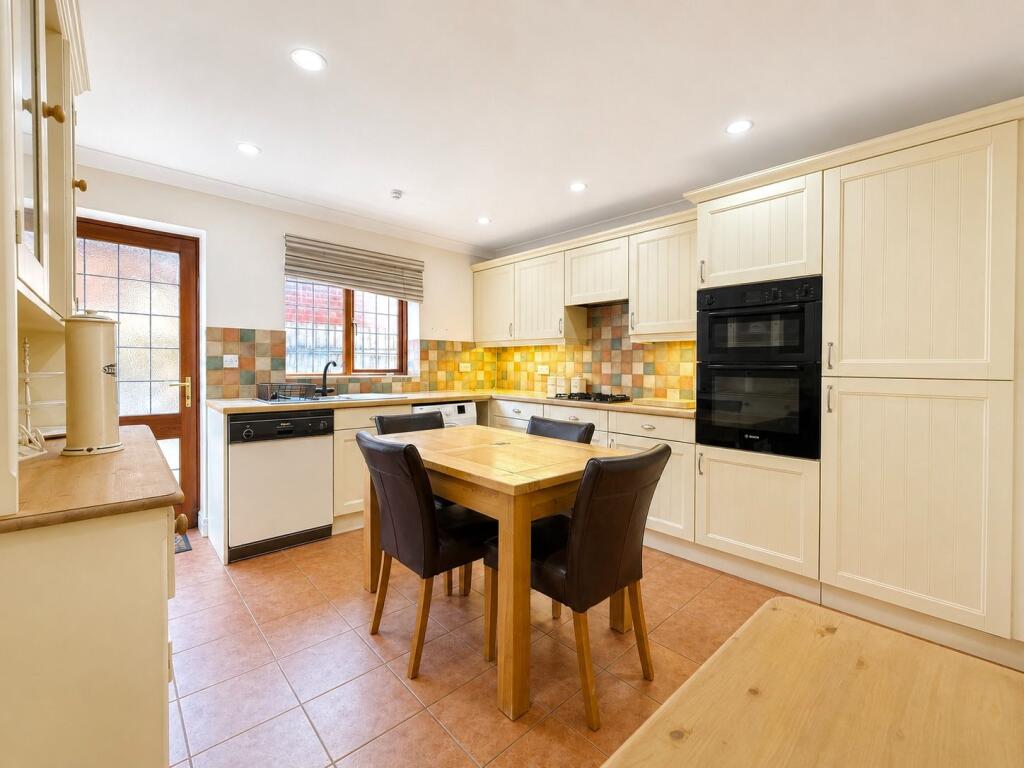 House in Bromsgrove, Wythall - View 5