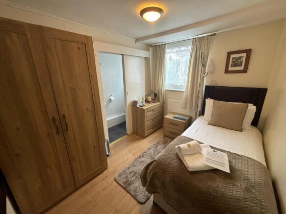 Guest bedroom