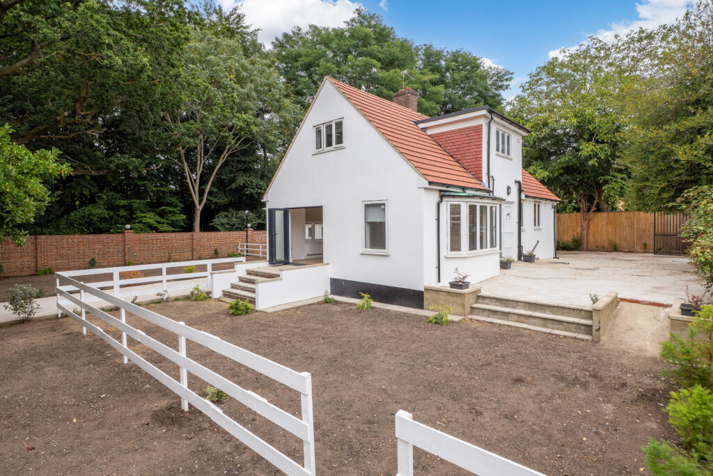 Main image of property: Croydon Road, Wallington, SM6