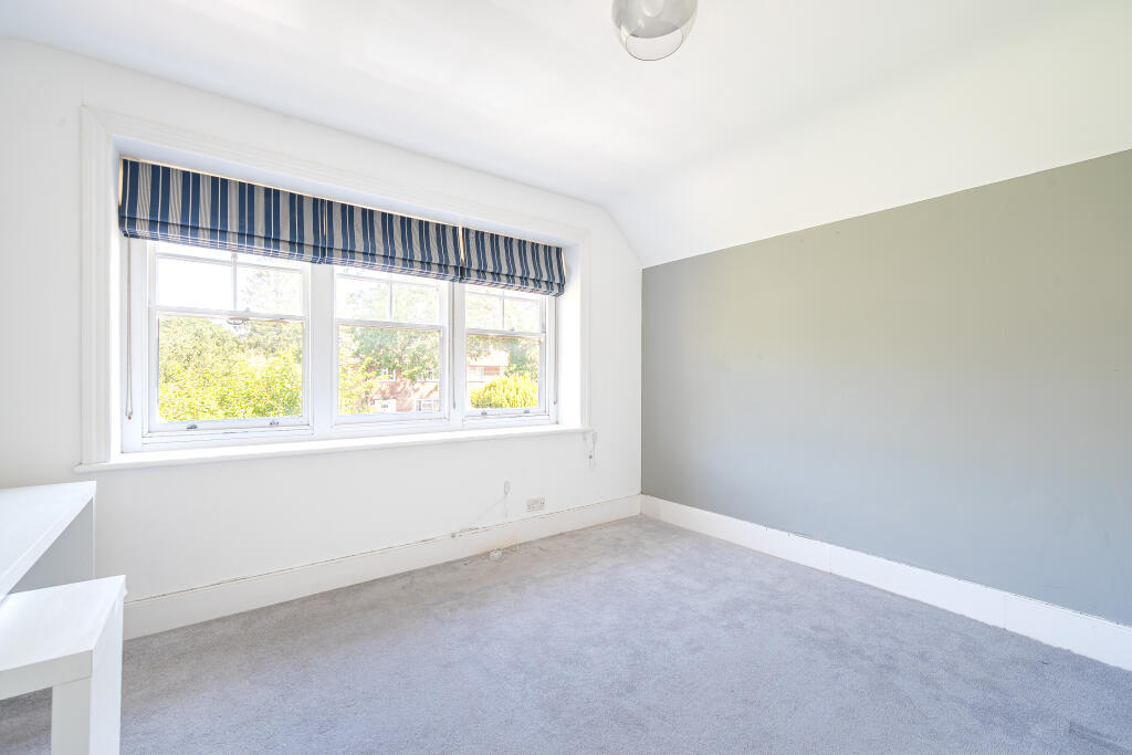 House in Caterham - More