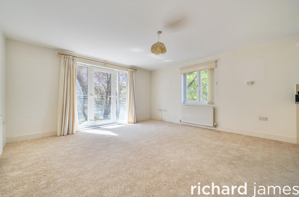 Apartment in Swindon, Eastcott, South Swindon - View 5