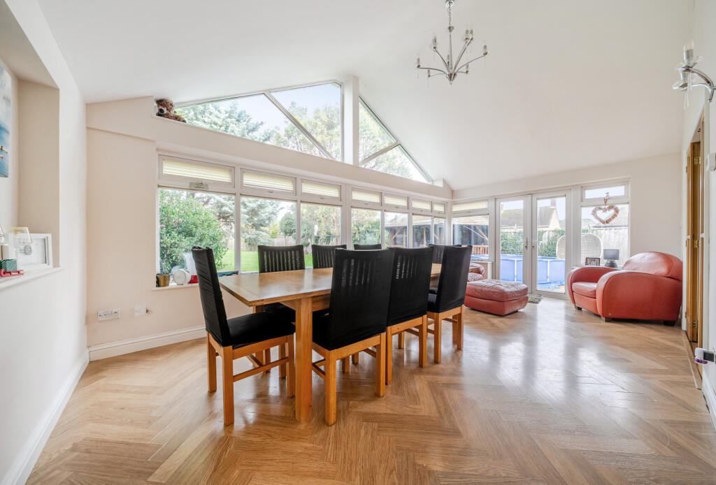 Crawley Road, Witney, Oxfordshire, OX28 photo 2