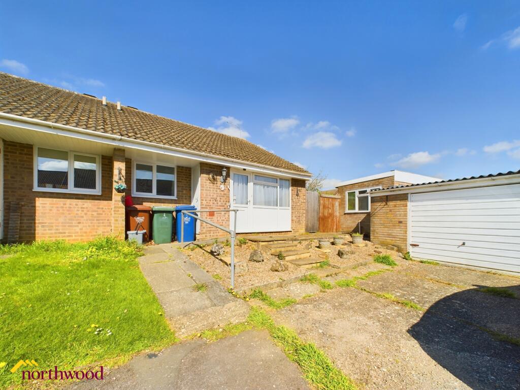 Main image of property: Durham Mews, Banbury, OX16