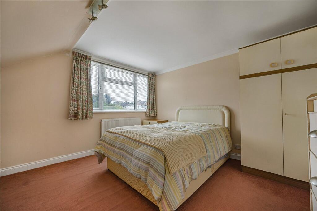 House in Bromley - More