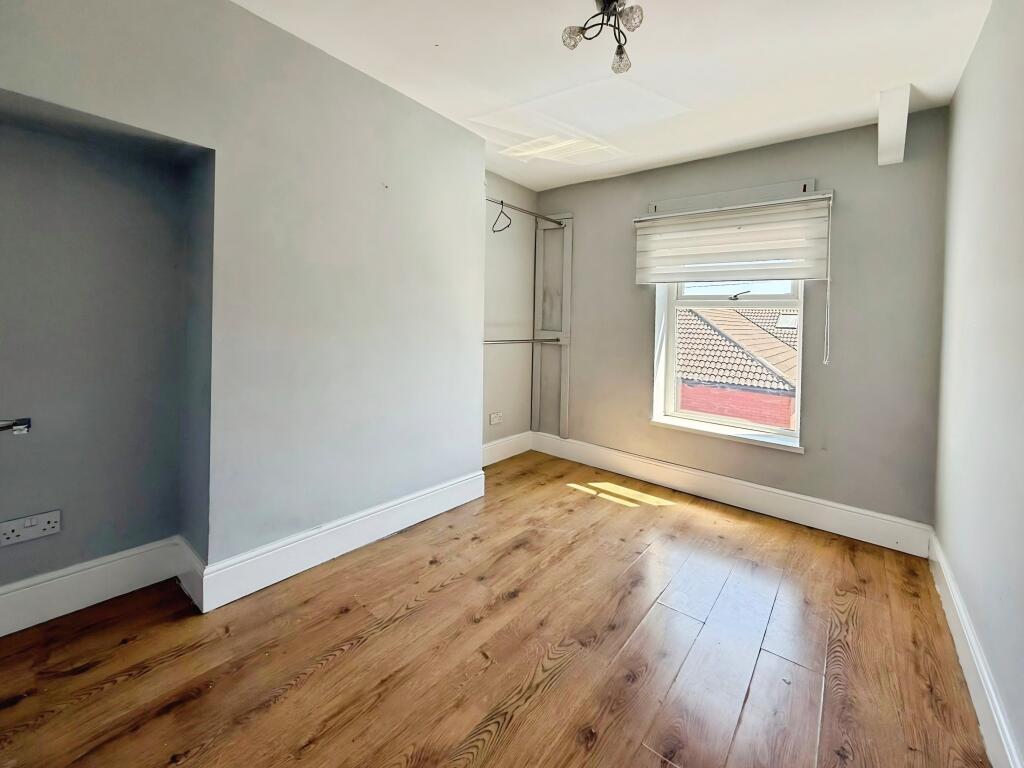 House in Newport, Commercial Road, Pillgwenlly - More