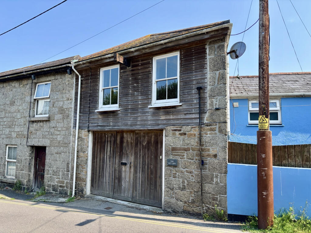 Main image of property: Chywoone Hill, Newlyn, TR18 5HQ