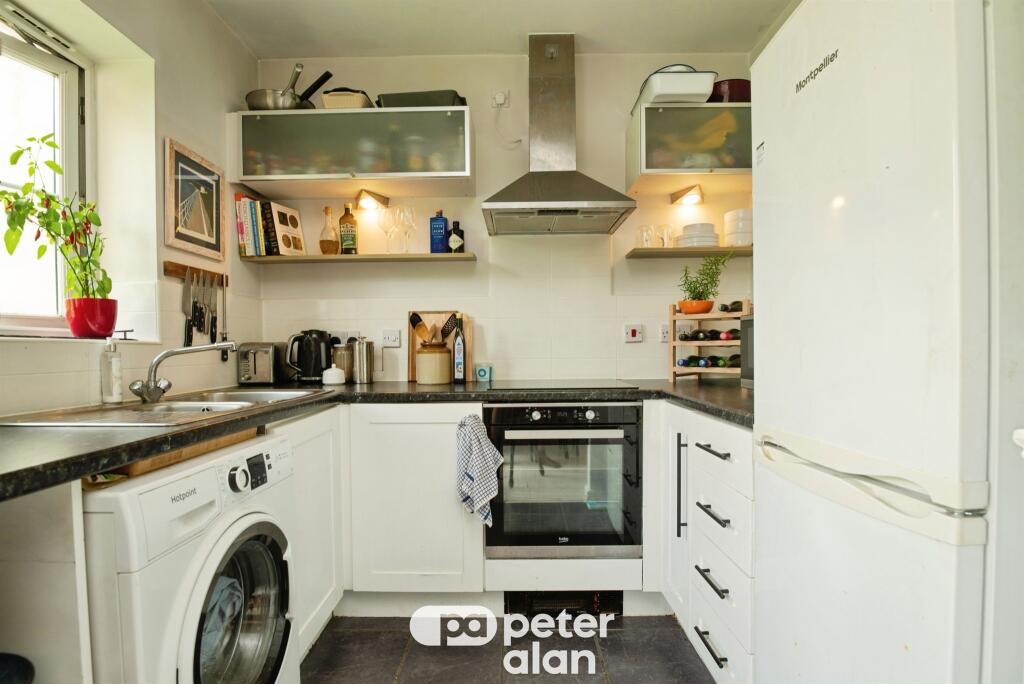 Apartment in Cardiff, Pontprennau - View 2