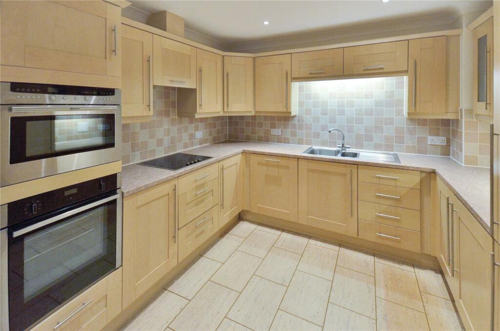 Golf Links Road, Ferndown, Dorset, BH22 photo 3