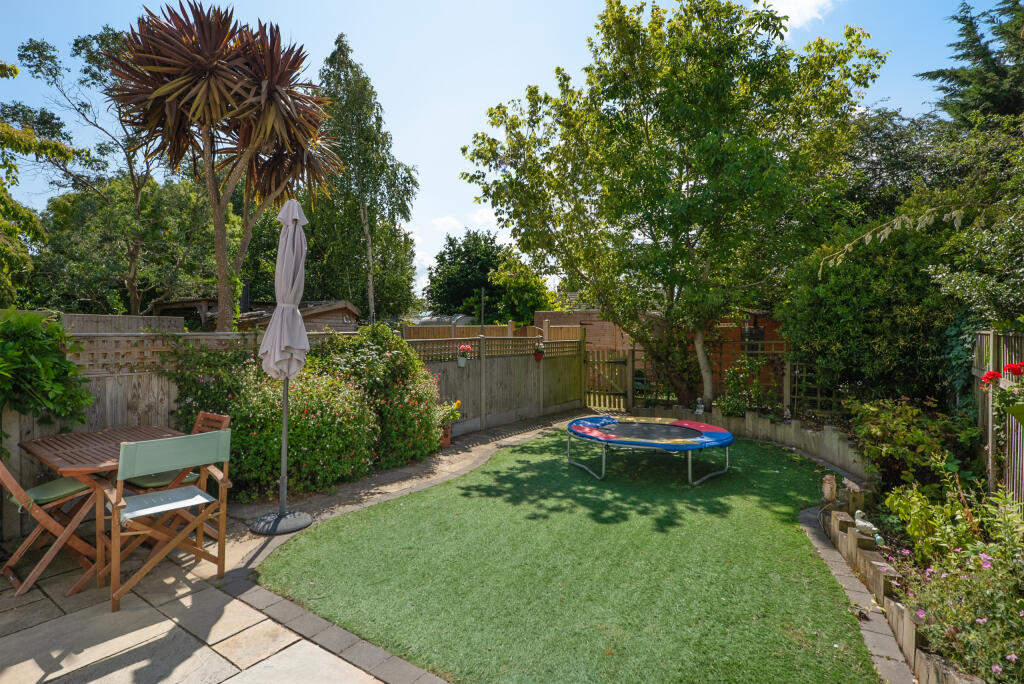 Ashburn Gardens, Herne Bay, Kent photo 2
