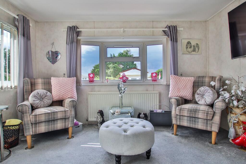 House in Worcester - View 4