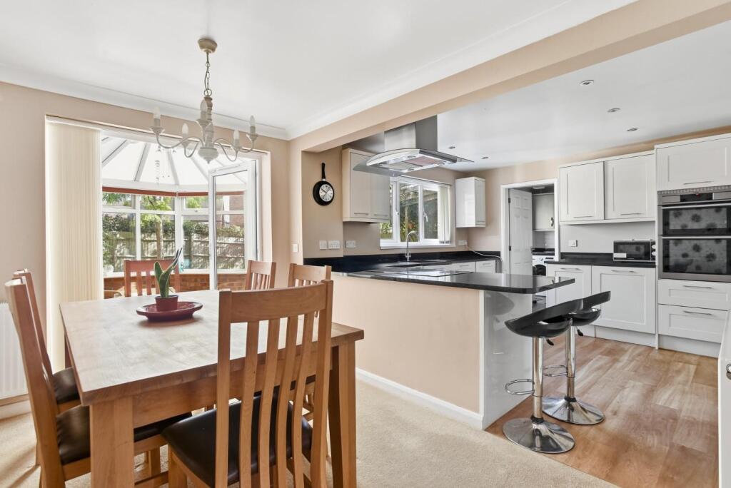 House in Stratford-on-Avon, Stratford-upon-Avon - View 4
