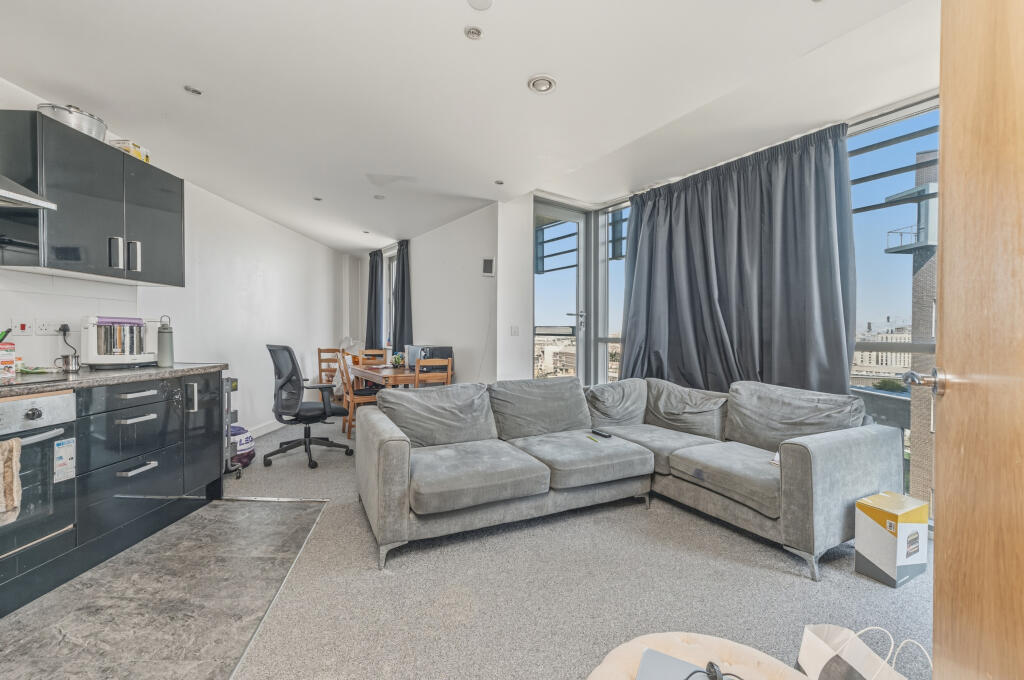 Apartment in Leeds, West Yorkshire - View 3